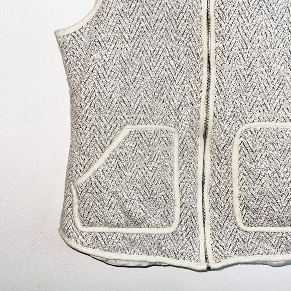 Maurices Cream & Gray Chevron Pocket Full Tweed Zip Vest Medium Women’s - Picture 4 of 10